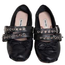 مملوكة مسبقًا Miu Miu Black Leather Buckle Ballet Flats Size 38