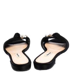 ممل وكة مسبقًا صندل سلايد ميو ميو مزخرف كريستال عقدة كانفاس وساتان أسود مقاس 38