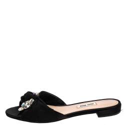 مملوكة مسبقًا صندل سلايد ميو ميو مزخرف كريستال عقدة كانفاس وساتان أسود مقاس 38