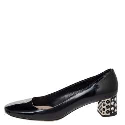 Pre Owned حذاء كعب مربع سميك ميو ميو جلد لامع أسود مزخرف بالكريستال مقاس 39.5 