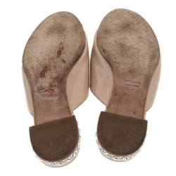 Pre Owned صندل سلايد فلات ميو ميو جلد لامع بيج مزين فيونكة مزخرف كريستال مقاس 37