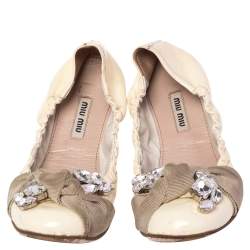 Miu Miu Cream Patent Leather Crystal Embellished Scrunch Ballet Flats Size 36