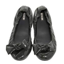 Pre Owned Miu Miu Grey Patent Leather Bow Scrunch Ballet Flats Size 39 