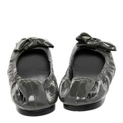Pre Owned Miu Miu Grey Patent Leather Bow Scrunch Ballet Flats Size 39 