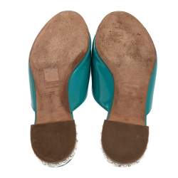 مملوكة مسبقًا حذاء سلايدز فلات ميو ميو كعب مزخرف كريستال فيونكة جلد لامع أزرق مقاس 39