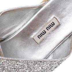 مملوكة مسبقًا صندل إسبادريل ميو ميو قماش غليتر فضي وجلد فويل نعل سميك مقاس39