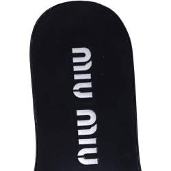 مملوكة مسبقًا صندل سلايد فلات ميو ميو بلاستيك مشمع مطبوع نجوم شفاف/أسود مقاس 36.5