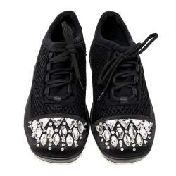 مملوكة مسبقًا حذاء رياضي ميو ميو شبك وساتان أسود مزخرف كريستال منخفض من أعلى مقاس 39