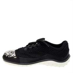مملوكة مسبقًا حذاء رياضي ميو ميو شبك وساتان أسود مزخرف كريستال منخفض من أعلى مقاس 39