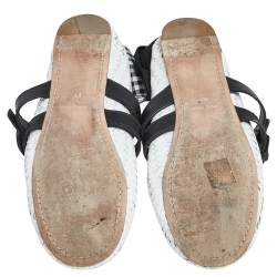 مملوكة مسبقًا حذاء باليرينا فلات ميو ميو إبزيم شريط ريبون جلد أبيض مقاس 39.5