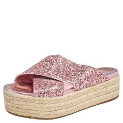 مملوكة مسبقًا حذاء سلايد ميو ميو اسبادريل غليتر وردي ميتاليك بنعل سميك مقاس 37.5