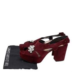 مملوكة مسبقًا Miu Miu Burgundy Suede Crystal Embellished Platform Block Heel Sandals Size 41