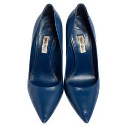 مملوكة مسبقًا حذاء كعب عالي ميو ميو جلد أزرق مقدمة مدببة مقاس 38