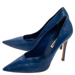 مملوكة مسبقًا حذاء كعب عالي ميو ميو جلد أزرق مقدمة مدببة مقاس 38