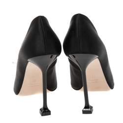 مملوكة مسبقًا حذاء كعب عالي ميو ميو ساتان أسود مزخرف كريستال مقدمة مدببة مقاس 38