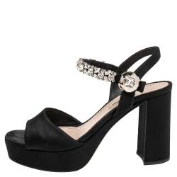 مملوكة مسبقًا Miu Miu Black Satin Crystal Embellished Ankle Strap Platform Block Heel Sandals Size 39.5