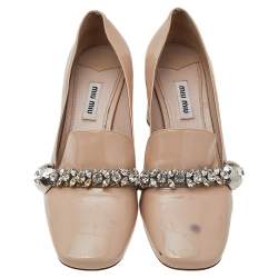 Pre Owned حذاء كعب عالي ميو ميو جلد بيج لامع مزخرف كريستال كعب مربع مقاس 38