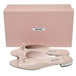 Pre Owned Miu Miu Beige Patent Leather Crystal Embellished Heel Bow Open Toe Flats Size 38.5