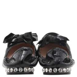 مملوكة مسبقًا ح ذاء باليرينا فلات ميو ميو جلد لامع أسود مزين فيونكة كعب مزخرف كريستال مجعد مقاس 39