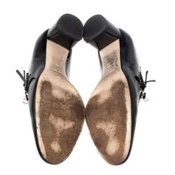 مملوكة مسبقًا حذاء كعب عالي ميو ميو جلد لامع أسود مزخرف كريستال كعب سميك مقاس 36