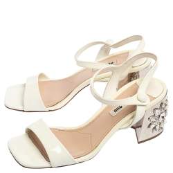 مملوكة مسبقًا Miu Miu White Patent Leather Crystal Embellished Heel Ankle Strap Sandals Size 38