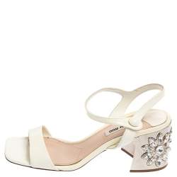 مملوكة مسبقًا Miu Miu White Patent Leather Crystal Embellished Heel Ankle Strap Sandals Size 38