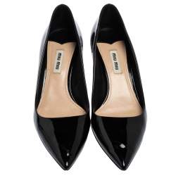 مملوكة مسبقًا Miu Miu Black Patent Leather Pointed Toe Kitten Heel Pumps Size 37.5