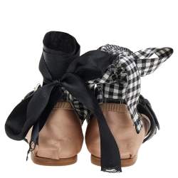 Pre Owned حذاء باليرينا فلات ميو ميو جلد بيج/أسود بفيونكة مقاس 36