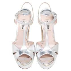 مملوكة مسبقًا  Miu Miu Silver Leather T Strap Platform Block Heel Sandals Size 37.5
