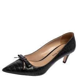 مملوكة مسبقًا Miu Miu Black Croc Embossed leather Bow Detail Pointed Toe Pumps Size 38