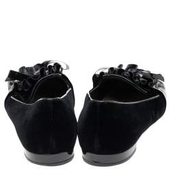 مملوكة مسبقًا حذاء باليرينا فلات ميو ميو جلد لامع وقطيفة أسود مقاس 35.5