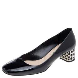 مملوكة مسبقًا حذاء كعب عالي م يو ميو جلد أسود لامع مزخرف كريستال كعب سميك مقاس 37.5