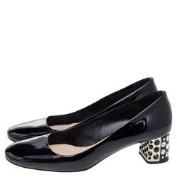 مملوكة مسبقًا حذاء كعب عالي ميو ميو جلد أسود لامع مزخرف كريستال كعب سميك مقاس 37.5