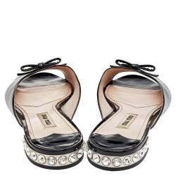 مملوكة مسبقًا Miu Miu Black Patent Leather Bow Embellished Flat Slides Size 36