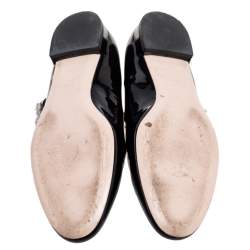 مملوكة مسبقًا حذاء باليرينا فلات ميو ميو جلد لامع أسود مزخرف كريستال ماري جان مقاس 37.5