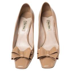 Pre Owned Miu Miu Beige Patent Leather Bow Square-Toe Pumps Size 39.5