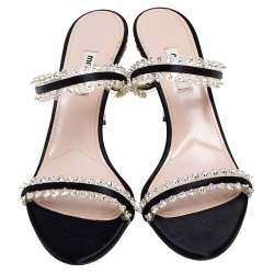 مملوكة مسبقًا صندل سلايد ميوميو بى فى سى وساتان مزخرف كريستالات أسود مقاس 40.5