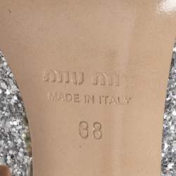 مملوكة مسبقًا Miu Miu Silver Studded Glitter Pointed-Toe Pumps Size 38