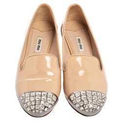 Pre Owned حذاء سموكينغ سليبرز ميو ميو جلد بيج لامع غطاء مقدمة مزخرف كريستال مقاس 39