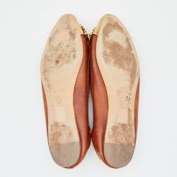 مملوكة مسبقًا Miu Miu Brown Leather Crystal Embellished Ballet Flats Size 38