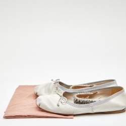 مملوكة مسبقًا حذاء باليرينا فلات ميو ميو ساتان رصاصي داكن سير مزخرف كريستال مقاس 40