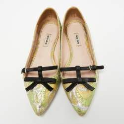 مملوكة مسبقًا حذاء باليرينا فلات ميو ميو غلادا ساتان وقماش مزركش بفيونكة مقدمة مدببة مقاس 37