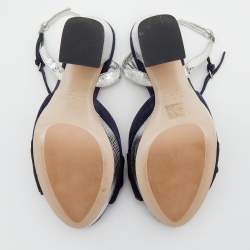 Pre Owned صندل ميو ميو جلد نقشة الثعبان وسويدي أزرق كحلي / فضي بسير حرف تي ونعل سميك مقاس 37