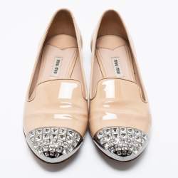 Pre Owned حذاء سليبرز ميو ميو  سموكينغ جلد لامع بيج غطاء مقدمة مرصع كريستال مقاس 40