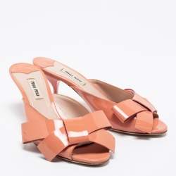 مملوكة مسبقًا Miu Miu Blush Pink Patent Leather Bow Mules Size 36.5