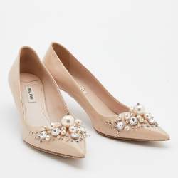 Miu Miu Beige Patent Leather Crystal and Pearl Embellished Pumps Size 39