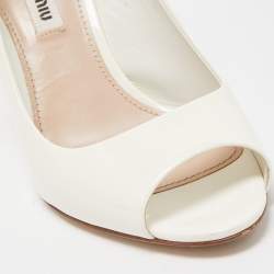 Pre Owned Miu Miu Cream Patent Leather Slingback Sandals Size 36.5