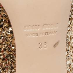 مملوكة مسبقًا حذاء كعب عالي ميو ميو غليتر أسود وجلد لامع مقدمة مدببة مقاس 40