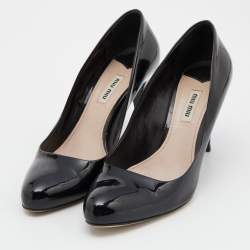 مملوكة مسبقًا Miu Miu Black Patent Leather Studded Pumps Size 38.5