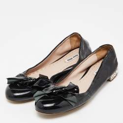 مملوكة مسبقًا Miu Miu Black Patent Leather Crystal Embellished Bow Ballet Flats Size 37.5